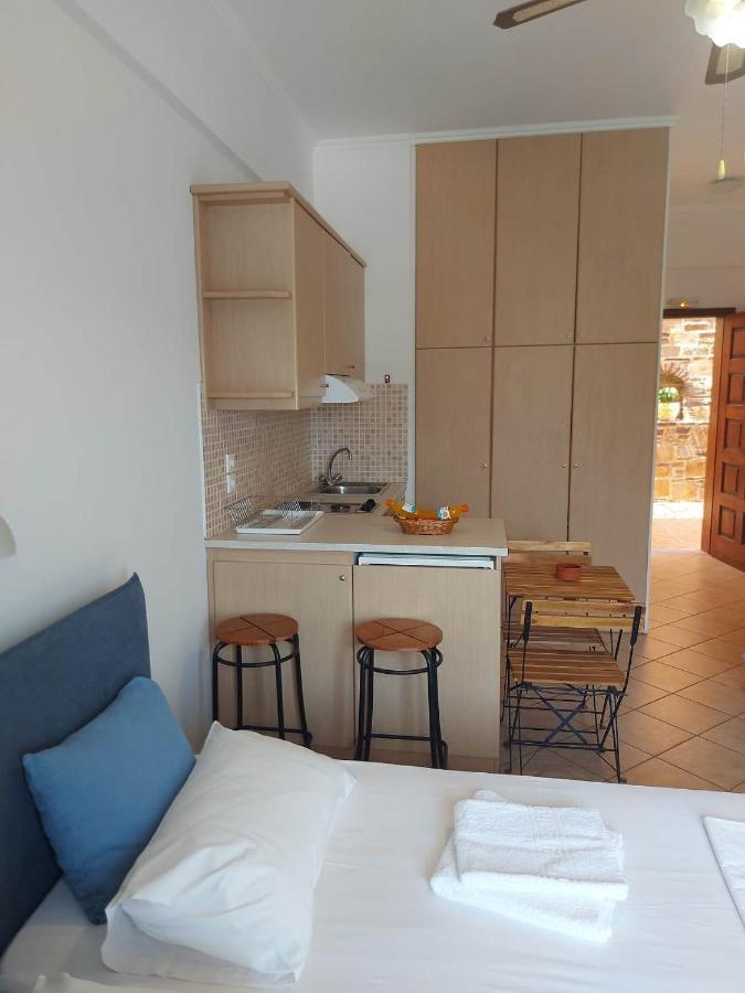 Anarrousa Studios & Apartments Evdilos  Ngoại thất bức ảnh